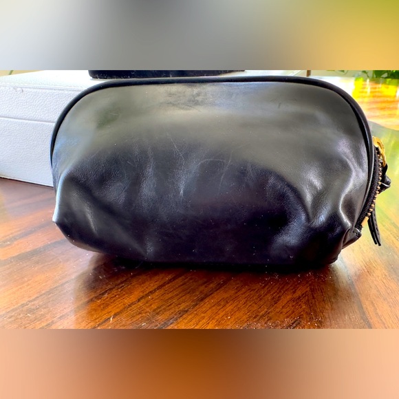 Andrew Marc Black Zipper Case Cosmetics - Picture 1 of 16